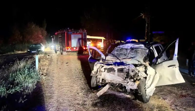Ciple Traktör Çarpışması Sonucu 5 Kişi Yaralandı: Kaza anı ve detaylar