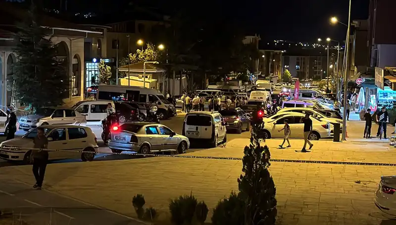 İki Ailenin Kavgası Korkunç Bir Boyuta Ulaştı: 4 Yaralı!