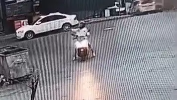İstanbul'da Alışveriş Merkezine Silahlı Saldırı: Şoke Eden Anlar
