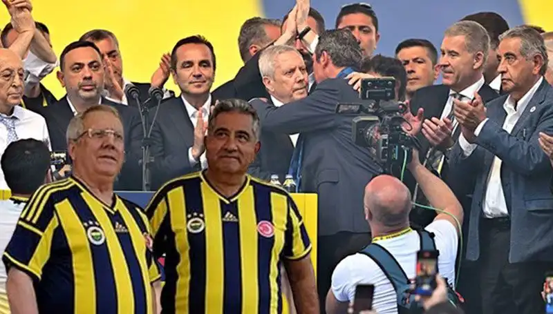 Mahmut Uslu'dan Ali Koç'a Şok İstifa Çağrısı: Fenerbahçe'nin Geleceği Tehlikede mi?