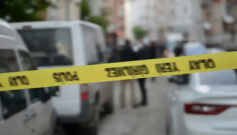 İstanbul’da Satır ve Bıçaklı Kavga: Bir Kişi Hayatını Kaybetti