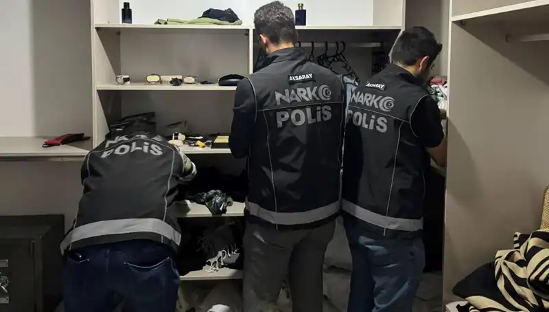 Uyuşturucu Operasyonunda F Serisi Dolarların Ele Geçirilmesi