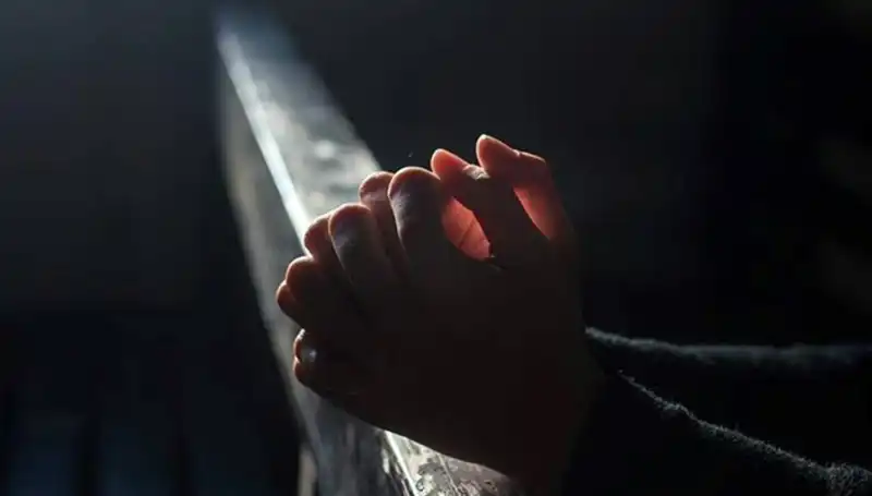15 Yaşındaki Genç Kız Hastane Tuvaletinde Beklenmedik Bir Olay Yaşadı
