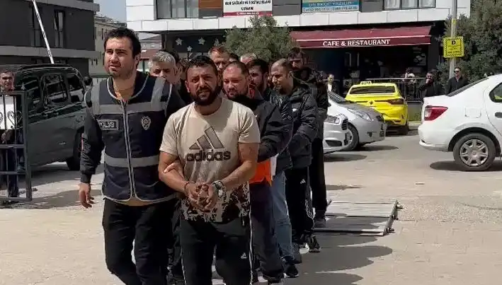 Edirne'de Yüzlerce Polisi Şaşırtan Eş Zamanlı Operasyon: Yedi Firari Yakalandı!