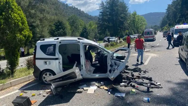 Marmaris’teki Kaza, Yolu Savaş Alanına Çevirdi: Can Kaybı ve Yaralılar