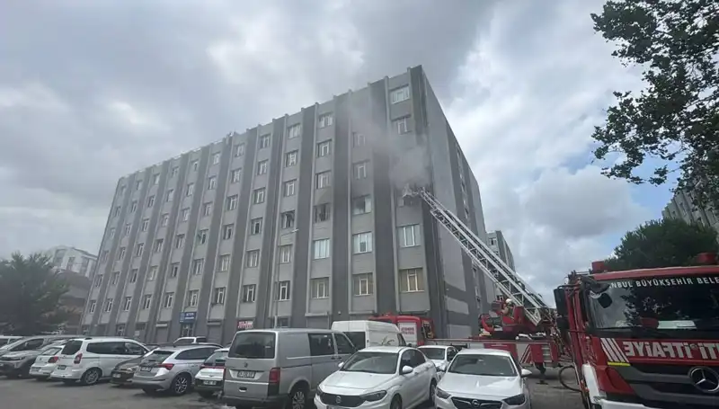 Çorap İmalathanesinde Korkutan Yangın: Şehirde Panik Yarattı