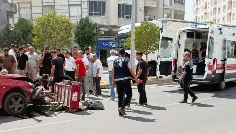 Mardin’de Korkutan Trafik Kazası: İki Kişi Yaralandı!