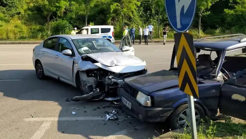 Görele'de Şok Edici Kaza: Sürücü Araç Camından Fırladı!