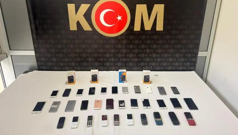 Gümrük Kaçağı Cep Telefonu Operasyonunda 37 Cihaz Ele Geçirildi!