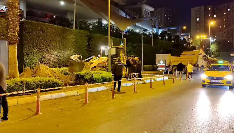 Doğalgaz Panik Anı: Kalabalık AVM Girişinde Neler Oldu?