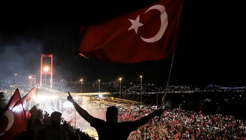 15 Temmuz Gecesi: "En Uzun Gece" Destanı Külliye'de İlk Kez Sahne Alıyor
