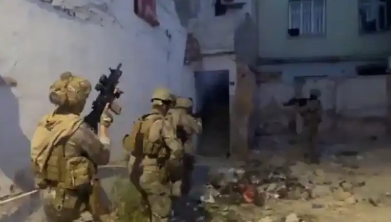 Türkiye Genelinde Uyuşturucu Operasyonları: 2 Bin 311 Gözaltı Gerçekleşti!
