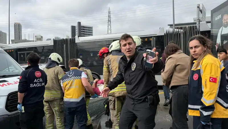 Metrobüste Korkunç Kaza: Can Kaybı ve Yaralılar Var!