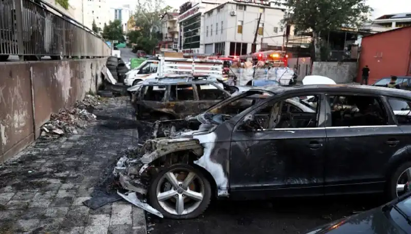 Sanayi Bölgesindeki Araç Yangını, Büyük Hasara Neden Oldu