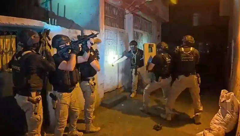 İstanbul'da DAEŞ'e Yönelik Operasyon: 18 Kişi Gözaltına Alındı