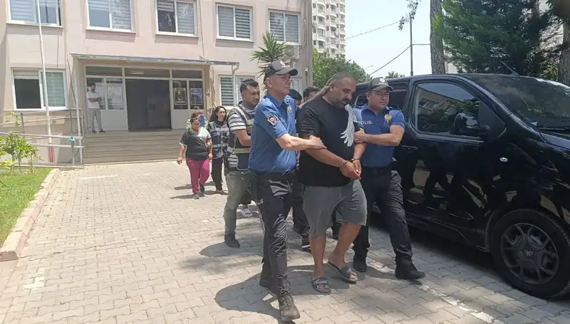 Adana'da Dolandırıcılık Şebekesine Şok Baskın: 4 Kişi Tutuklandı!