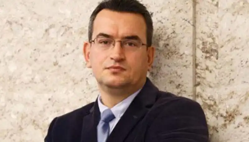 Metin Gürcan: DEVA Partisi’nin Öne Çıkan İsimlerinden Biri Kimdir?