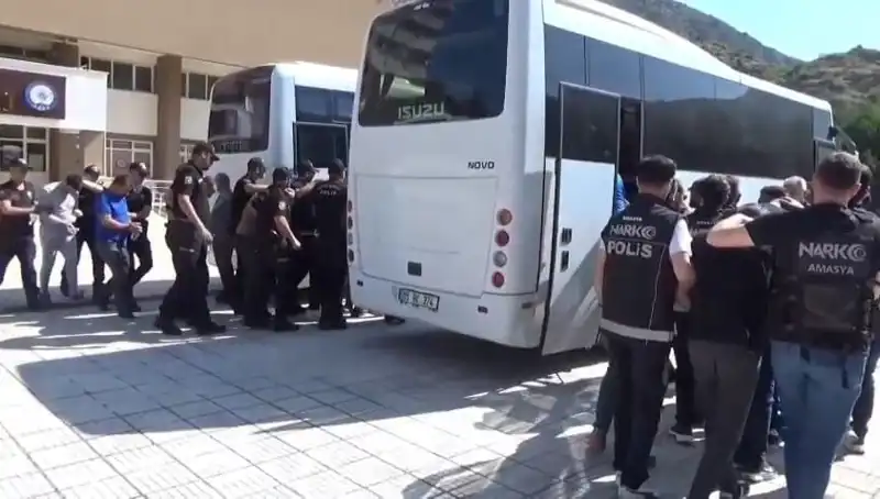 Amasya'da Uyuşturucu Operasyonu: 13 Kişi Tutuklandı, Şok Detaylar Ortaya Çıktı